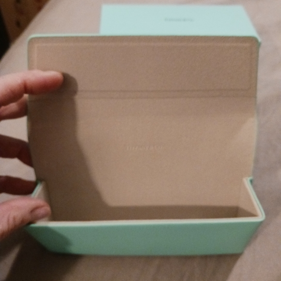 NEW! TIFFANY AND CO EYEGLASS CASE & BOX - Picture 3 of 13